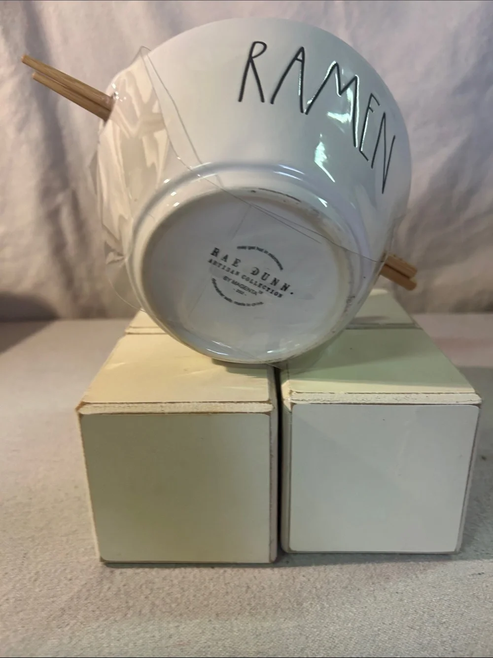White 'RAMEN' Ceramic Bowl with Chopstick Rest